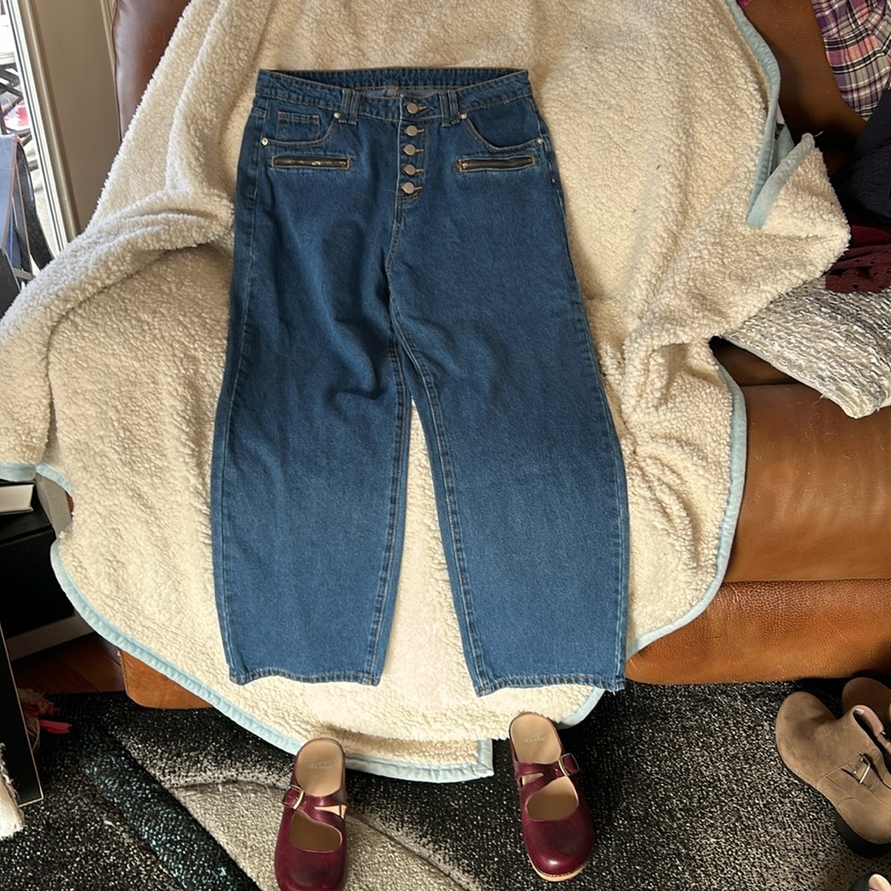 Button fly cute jeans, size 14